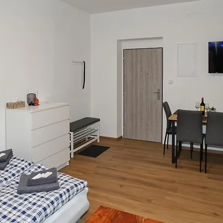Apartmany Daros Dvur Kralove nad Labem Exterior photo