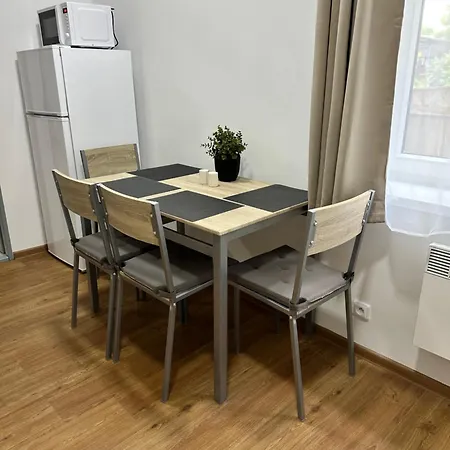 Apartmany Daros Dvur Kralove nad Labem Exterior photo